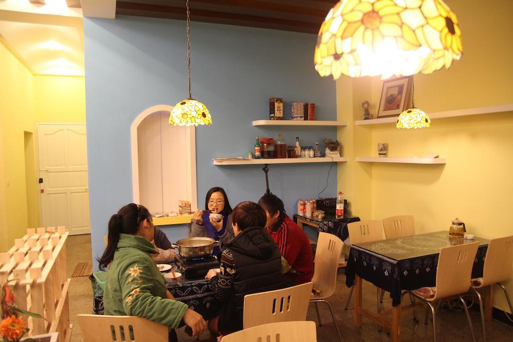 Tiffany Hostel Yangshuo Exterior foto